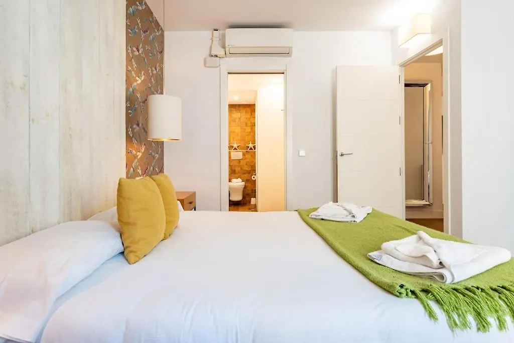 Super Central Malaga Flat With Terrace And Free Parking 0*,  Espanha